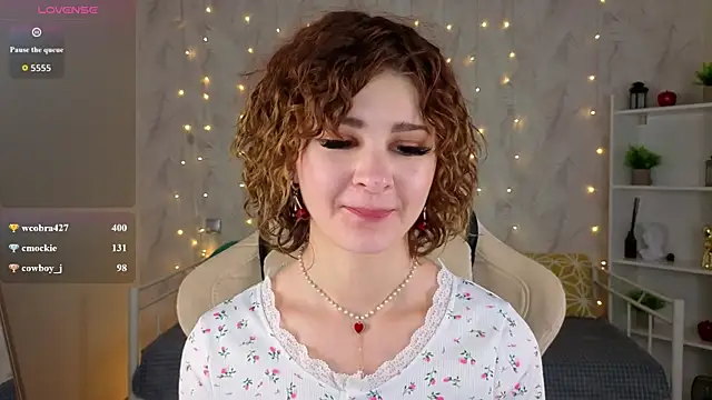Kira__Fluffy webcam