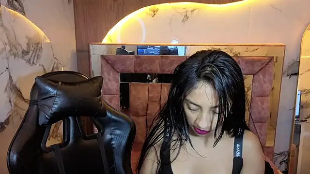 Adarasuri_v webcam