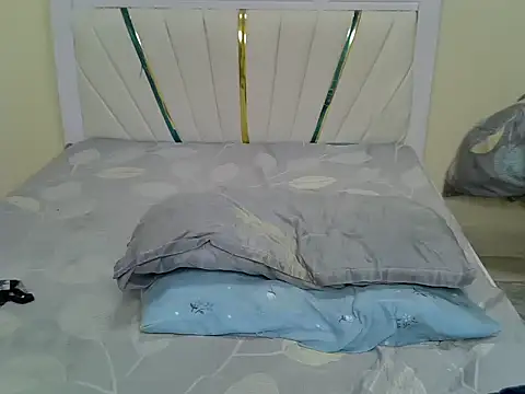 Petiteblossom webcam