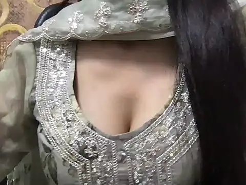 Sizzling_Maya webcam