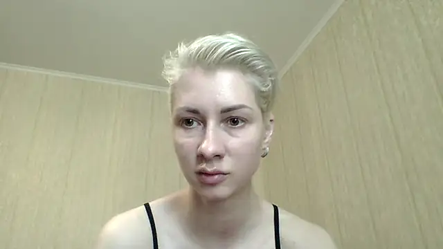 BlondieOnline_ live cam on StripChat