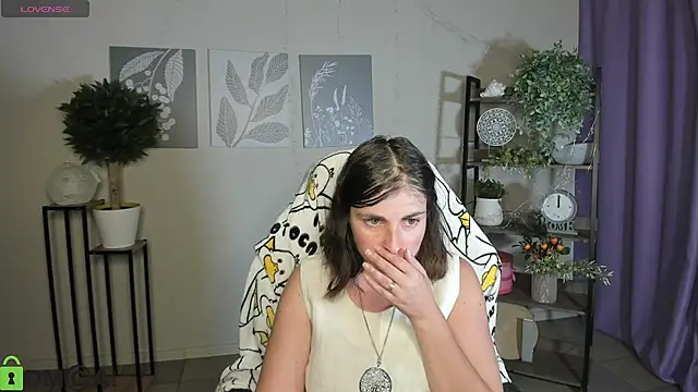MartaEdams live cam on StripChat