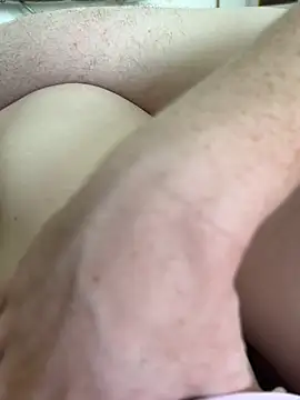 JuicyGamess live cam on StripChat