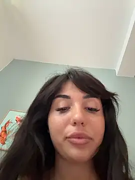 SilkyMira live cam on StripChat