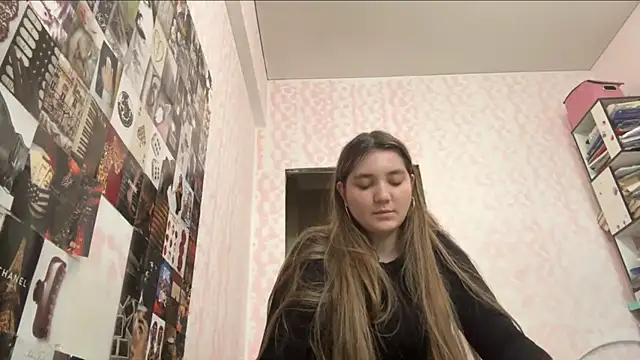 JanineThielman live cam on StripChat