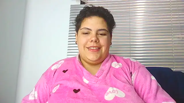 Hailey_Curvy webcam