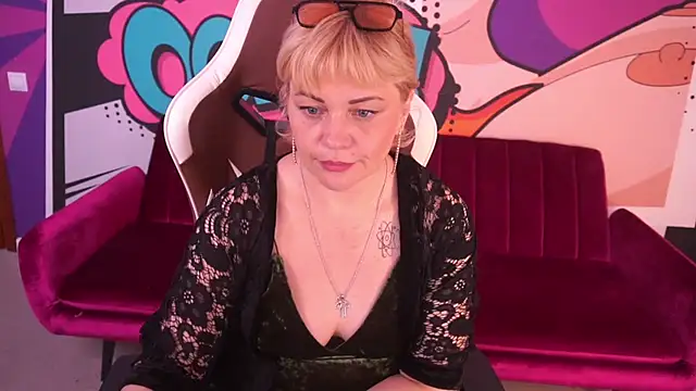 AmaraNights live cam on StripChat