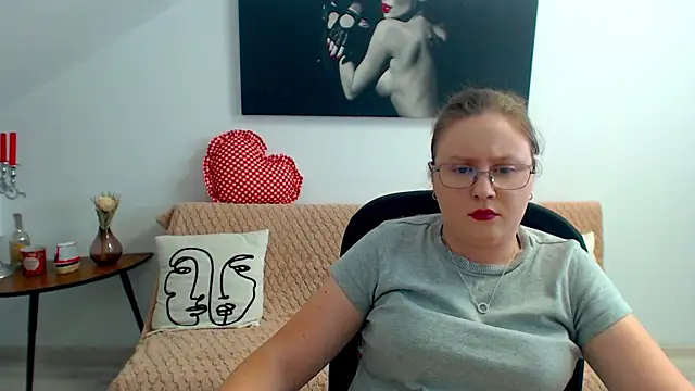 IrenneBates live cam on StripChat