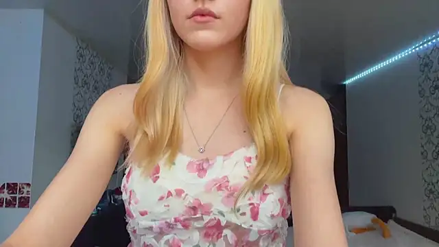 LanaLivee webcam