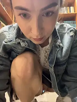 Holly_Play