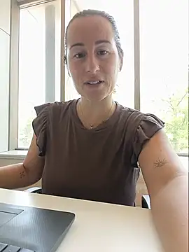 bichota85 live cam on StripChat