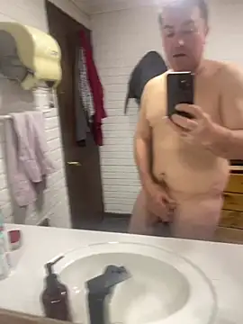 mauriciooooooll live cam on StripChat