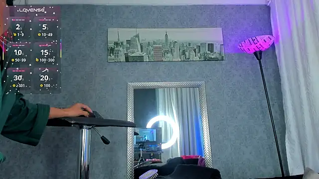 _kitty_wuichis live cam on StripChat