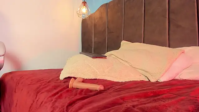 Luna_honey9 webcam