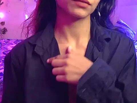 Yours-Zoya webcam