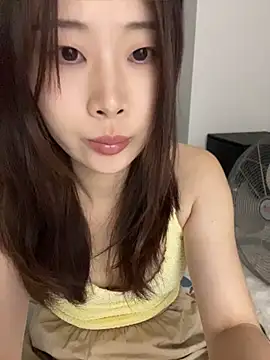 ColdCoolMAGgggg live cam on StripChat