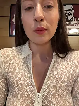 Holly_Play Live Web Cam Show