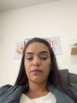 Sara-77 live cam on StripChat