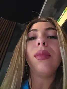 AylinRosee live cam on StripChat