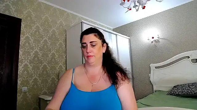 Evelyn_Shy live cam on StripChat