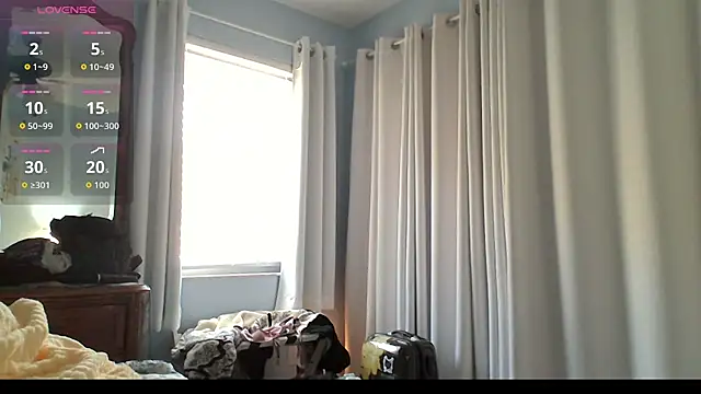 MelloM3ta4 live cam on StripChat