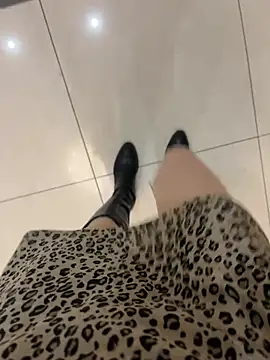 pennyqueen (F milf) - 真空上半身Topless