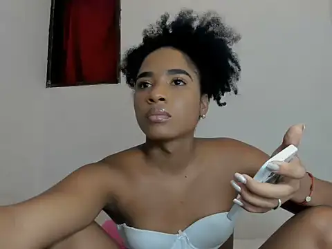Nassoumi_Reyes live cam on StripChat