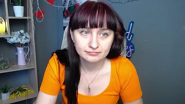 NinaFlawlees live cam on StripChat