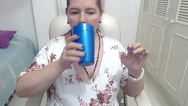 leonela_69 webcam