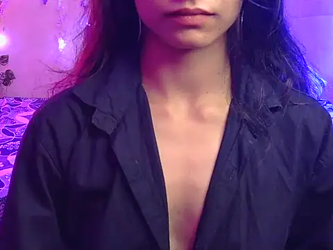 Yours-Zoya webcam