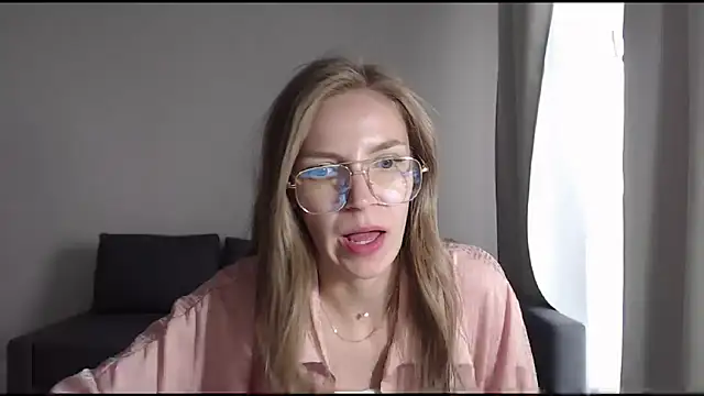 HitGyrl webcam