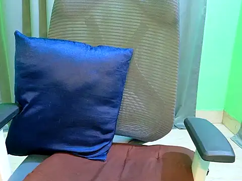 Spit_queen_ live cam on StripChat