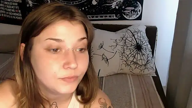 AlienforTwenty webcam
