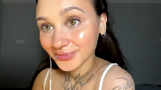 MayraLucarelli webcam