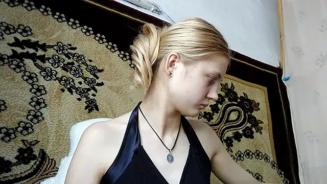 LunaLaday live cam on StripChat