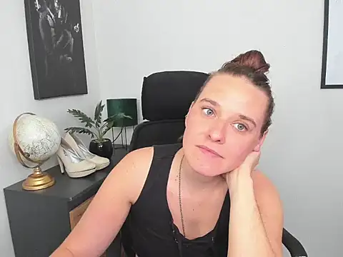 LadyAlessa webcam