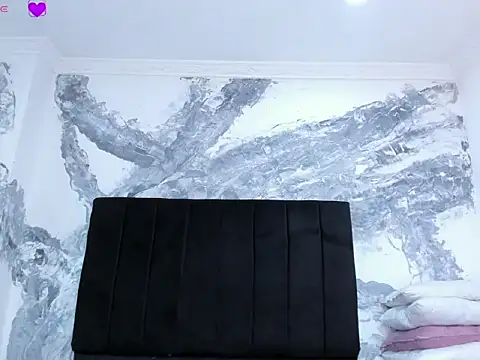KendraDiorr_ webcam