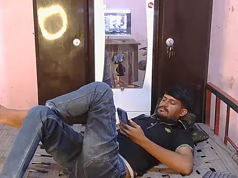 HotXKrish webcam