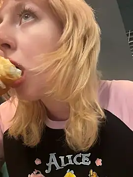 RonnieKiss webcam