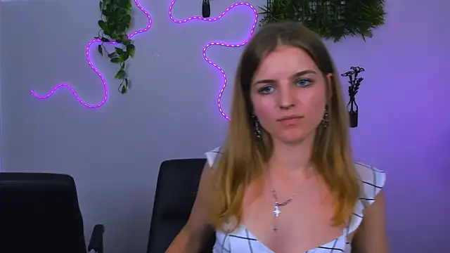 monica_xcx webcam