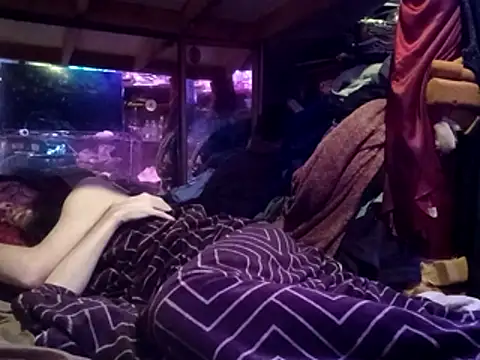 nearby_causual webcam