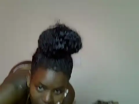 Cute_leira webcam