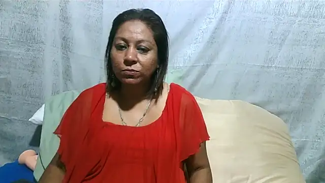 IndianSexyMilf69 webcam