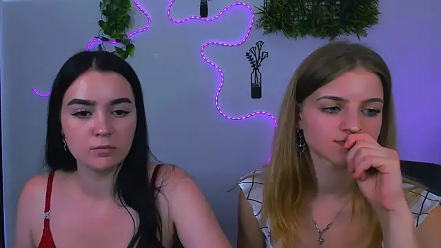 monica_xcx webcam