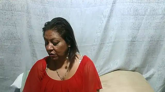 IndianSexyMilf69 webcam