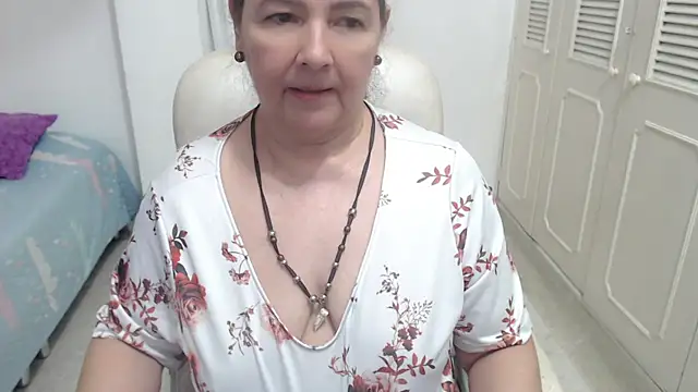 leonela_69 webcam