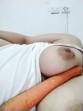 Bigg-arabic webcam