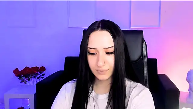 MonicaLowes webcam