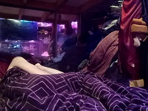 nearby_causual webcam