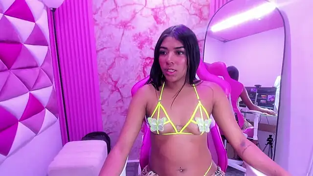 BrunetteHotter webcam